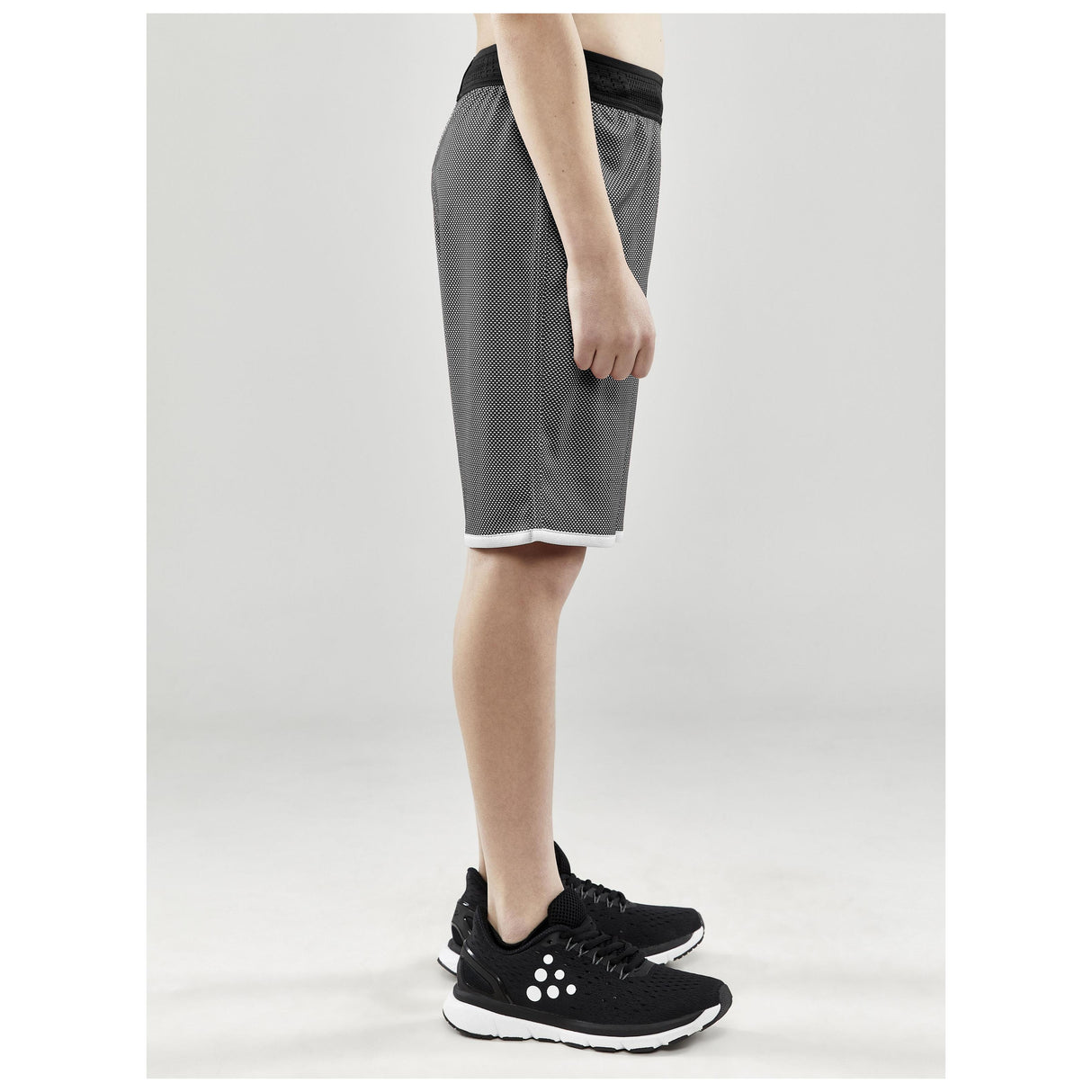 Progress Reversible Shorts Jr - Black/White - Closeup 2