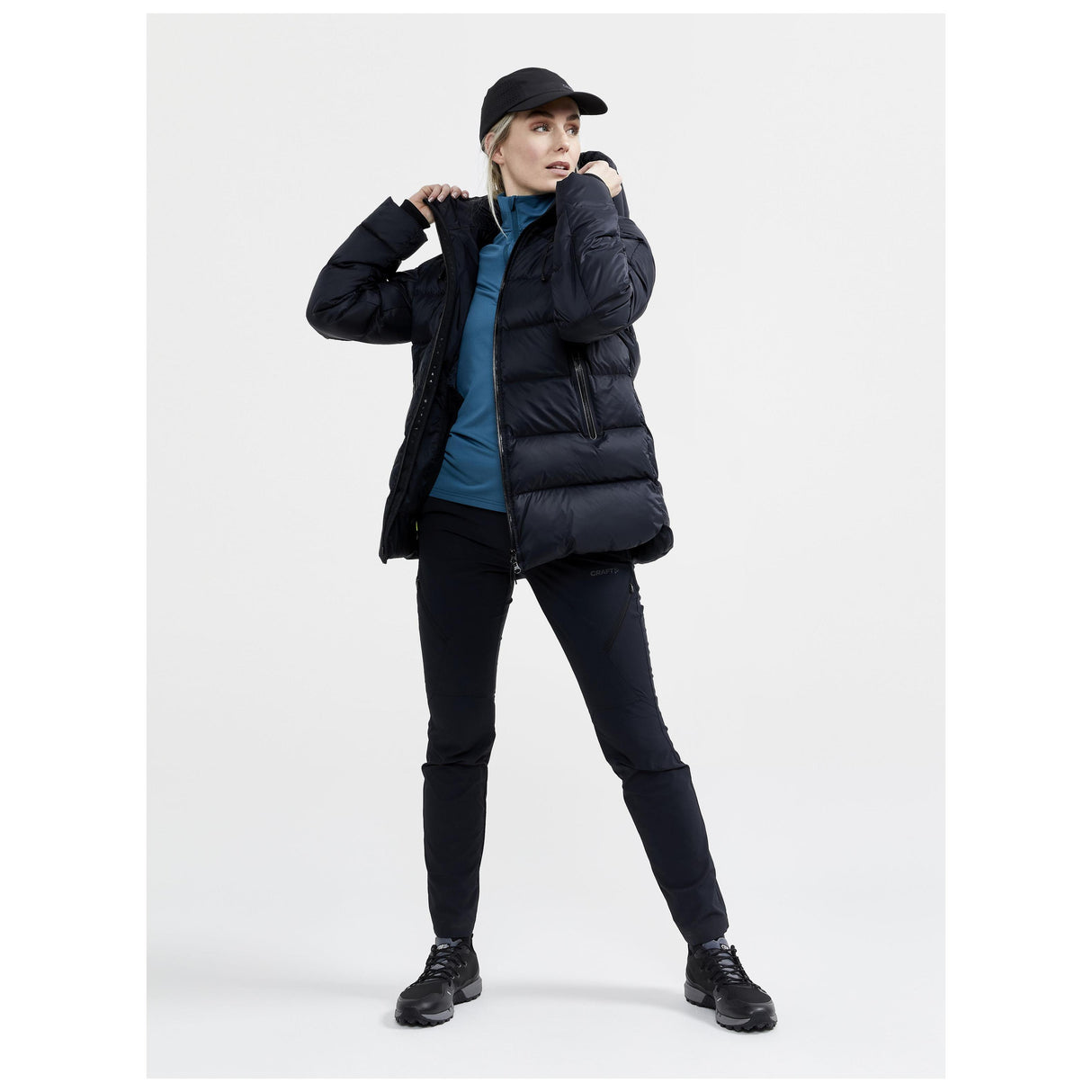 Adv Explore Down Jacket W - Black - Closeup 6