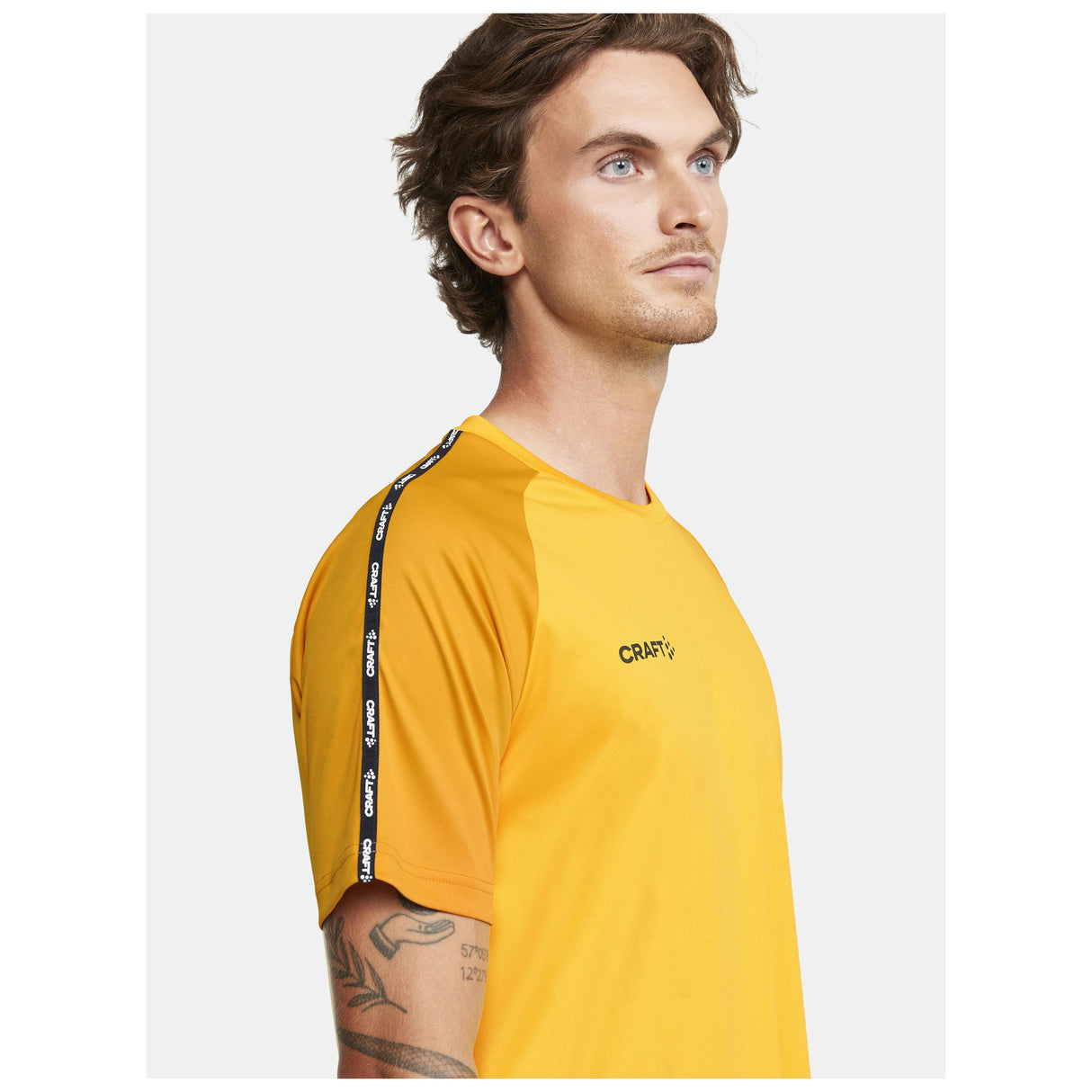 Squad Go Contrast Jersey M - Yellow/Golden - Closeup 4