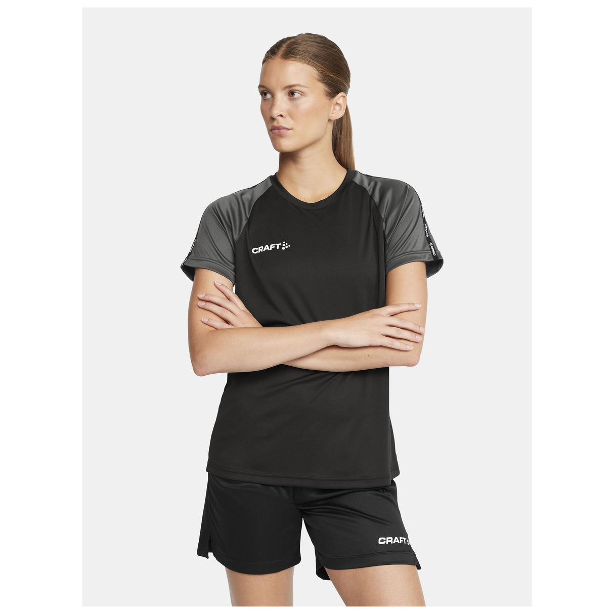 Squad Go Contrast Jersey W - Black - Closeup 1