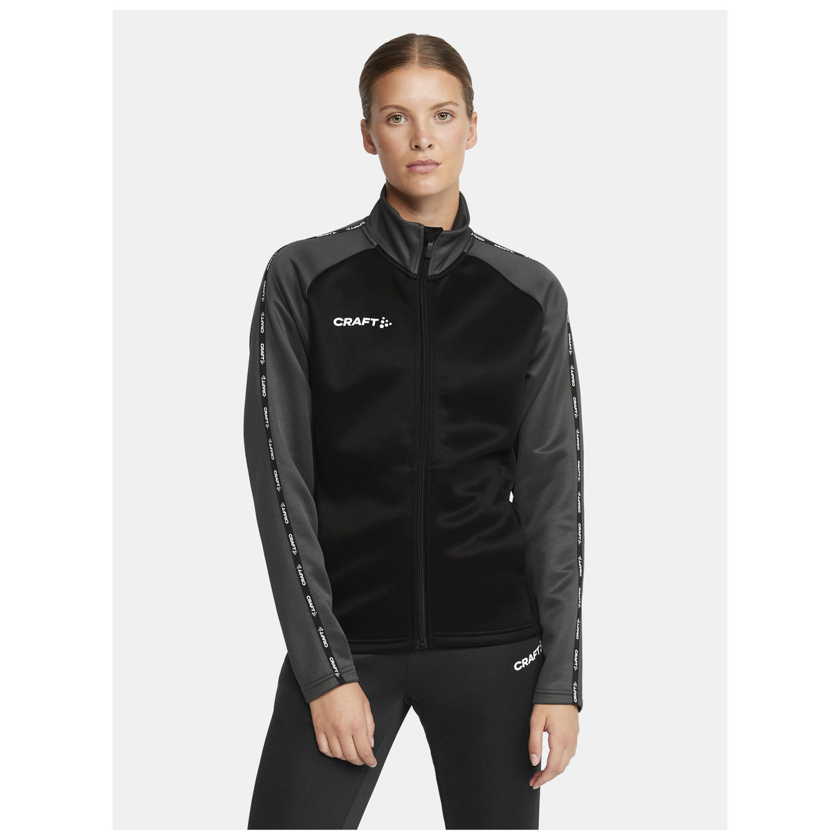 Squad 2.0 Full Zip W - Black - Closeup 1