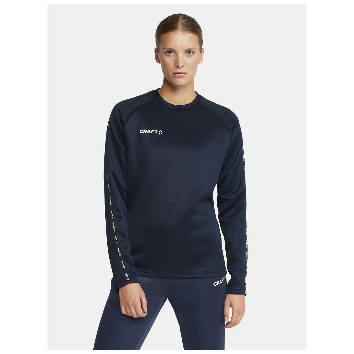 Squad 2.0 Crewneck W - Navy - Closeup 1
