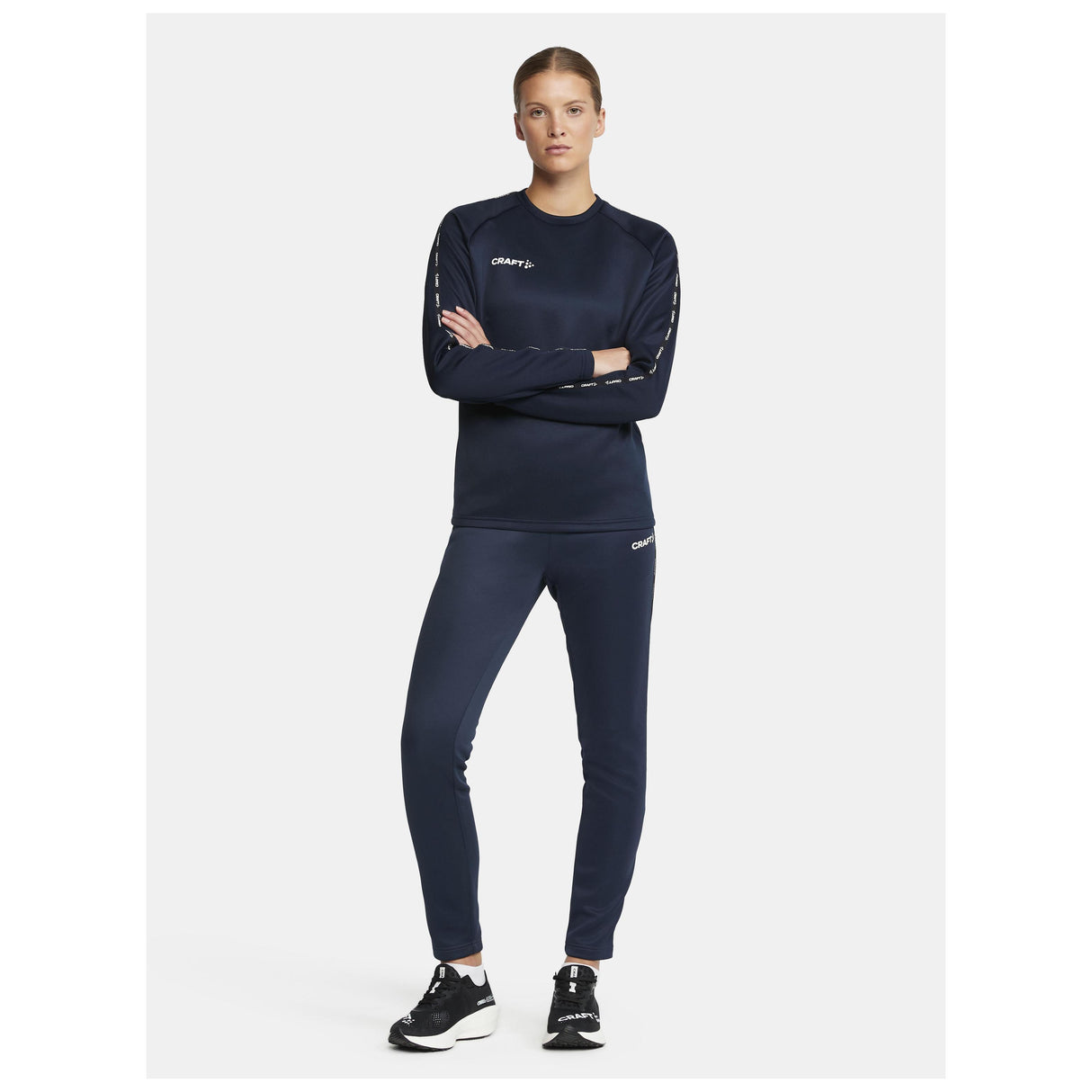 Squad 2.0 Crewneck W - Navy - Closeup 6