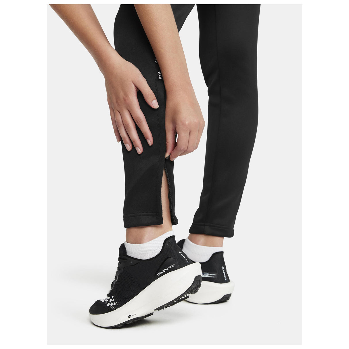 Squad 2.0 Pant W - Black - Closeup 5