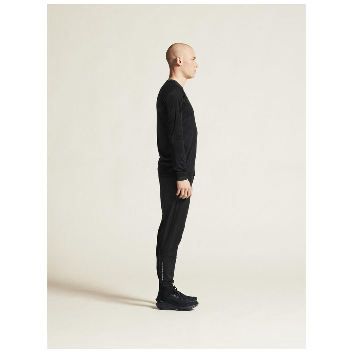 Rush 2.0 Ls Tee M - Black - Closeup 2