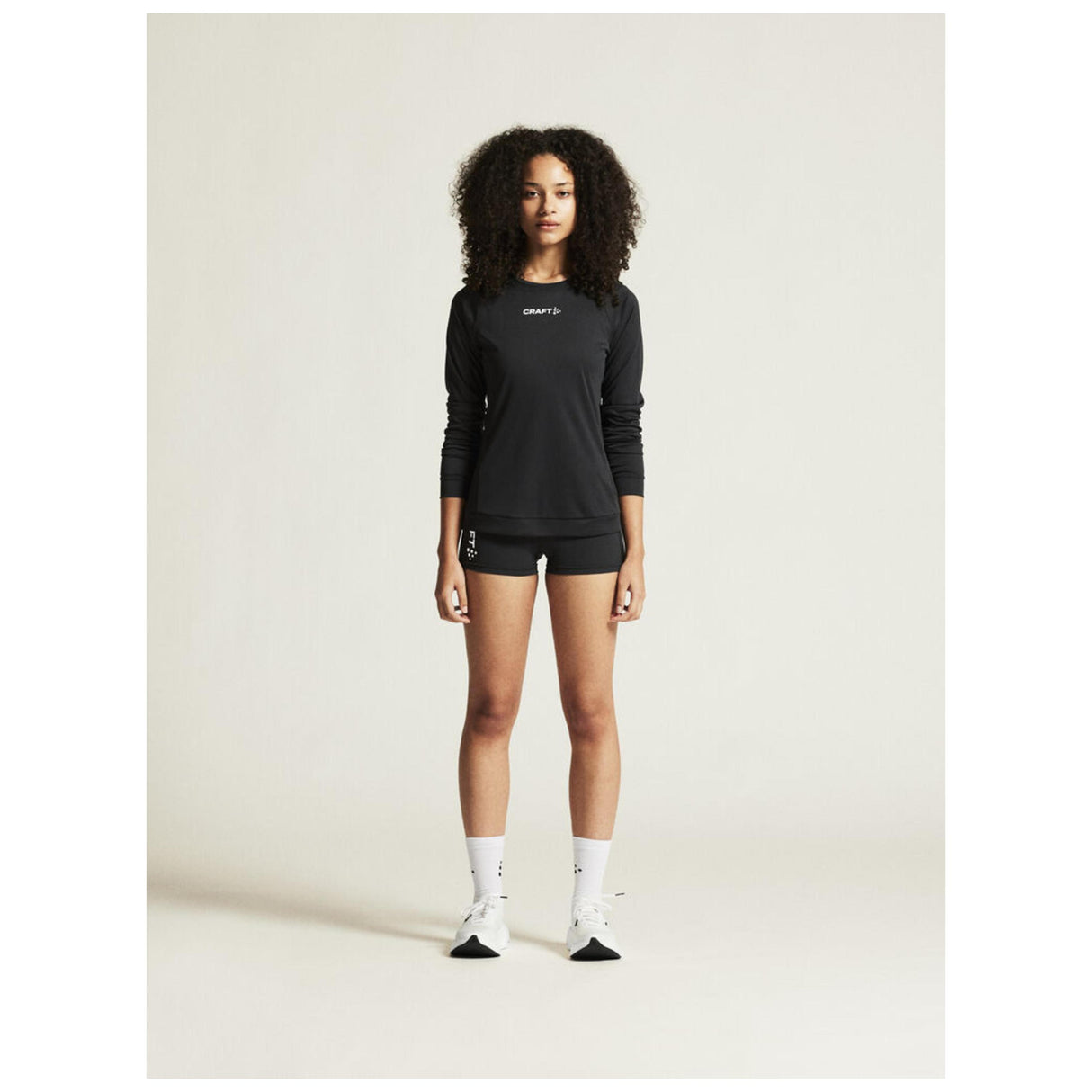 Rush 2.0 Ls Tee W - Black - Closeup 1