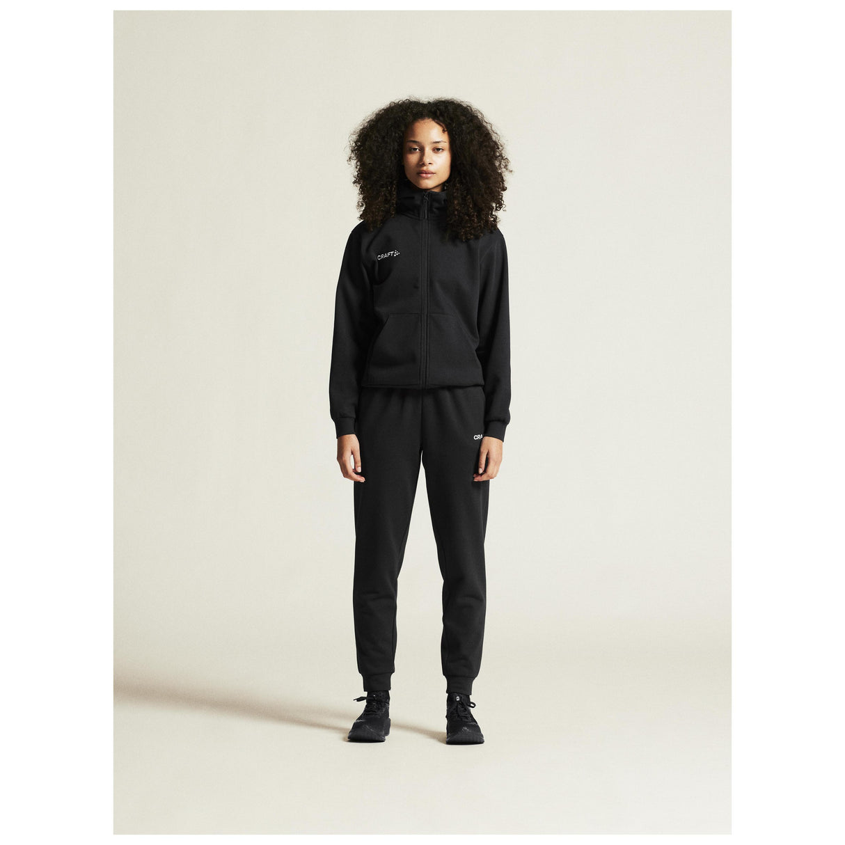 Community 2.0 Logo Fz Hoodie W - Black - Closeup 1