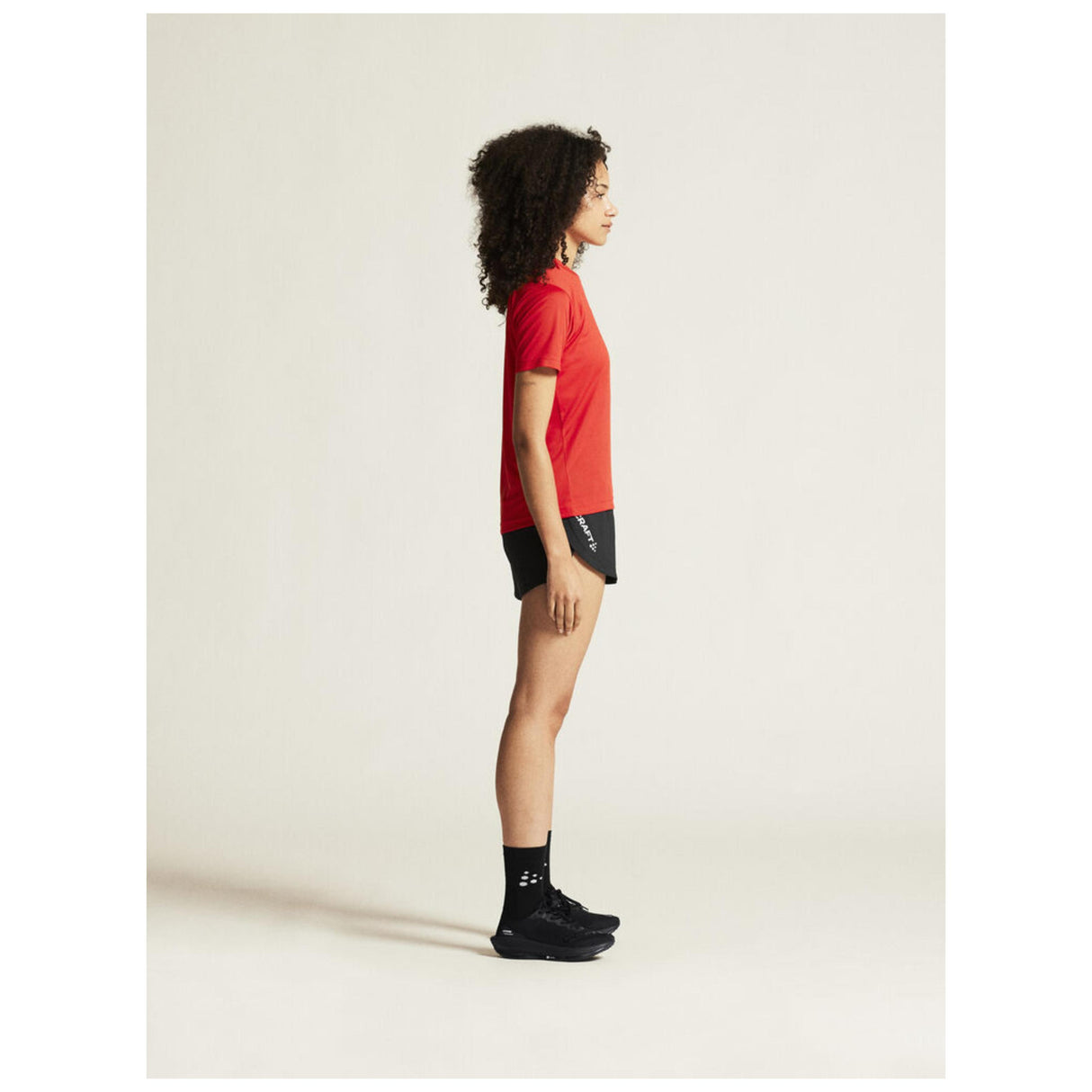 Squad Go Function Tee W - Red - Closeup 2