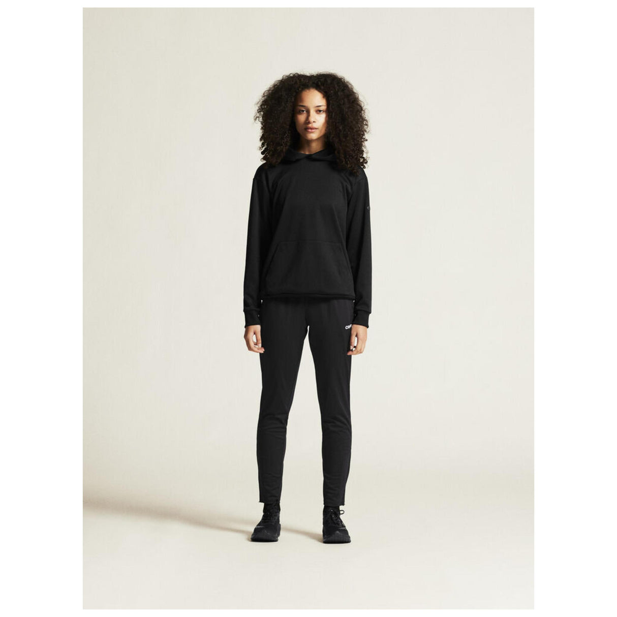 Community 2.0 Function Hoodie W - Black - Closeup 1