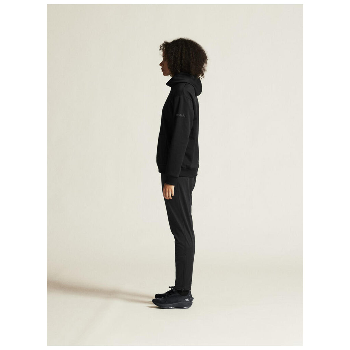 Community 2.0 Function Hoodie W - Black - Closeup 4