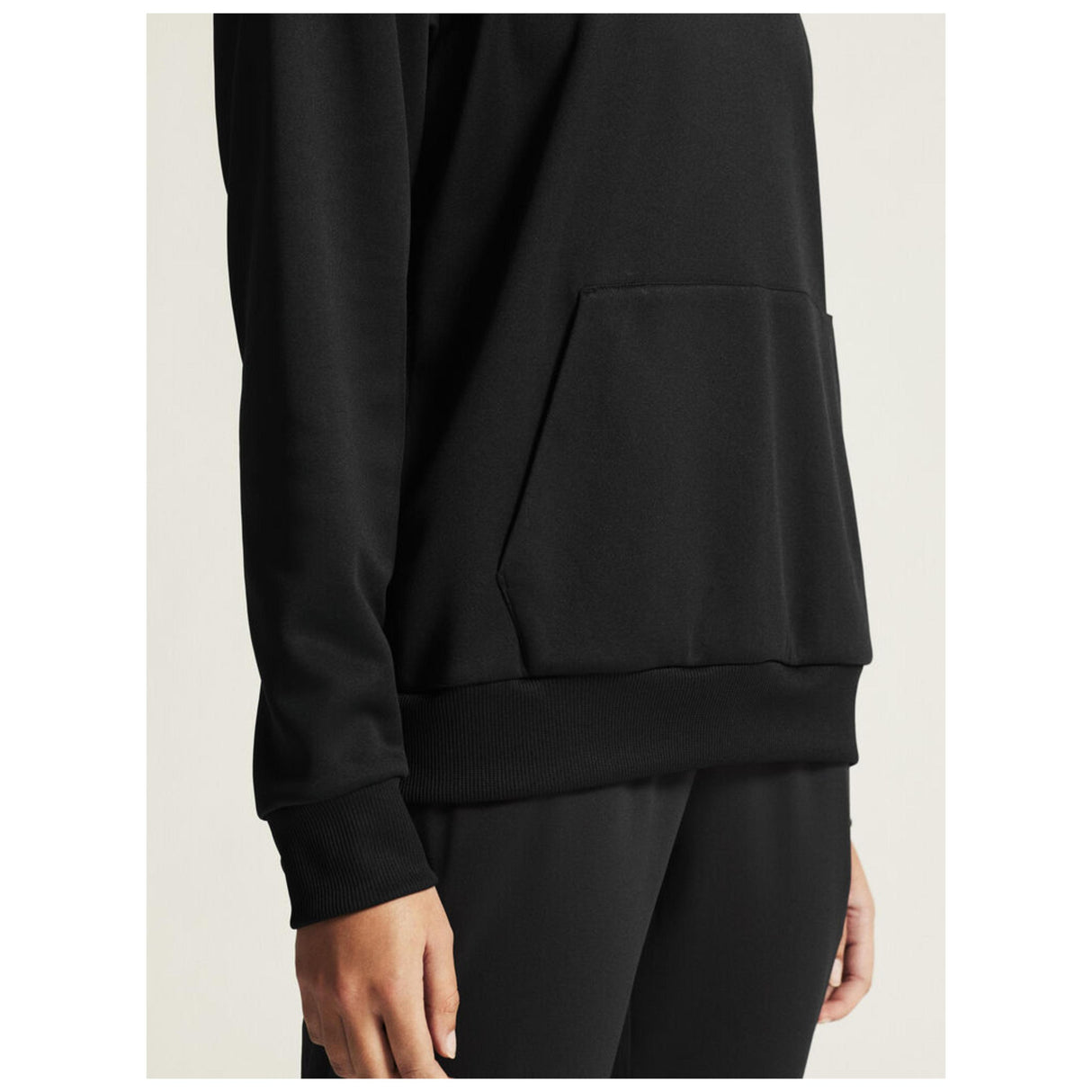 Community 2.0 Function Hoodie W - Black - Closeup 7