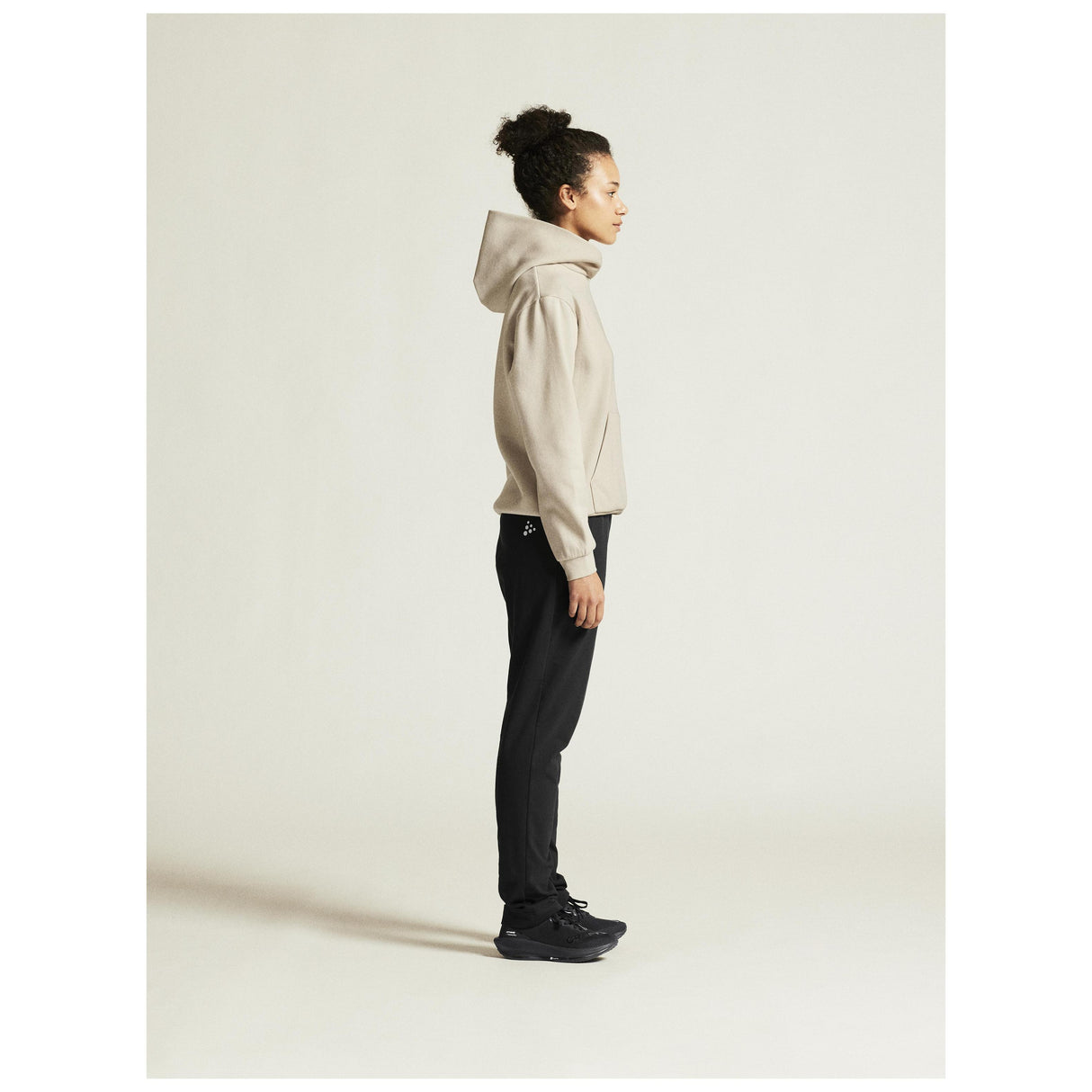 Community 2.0 Hoodie W - Beige - Closeup 2