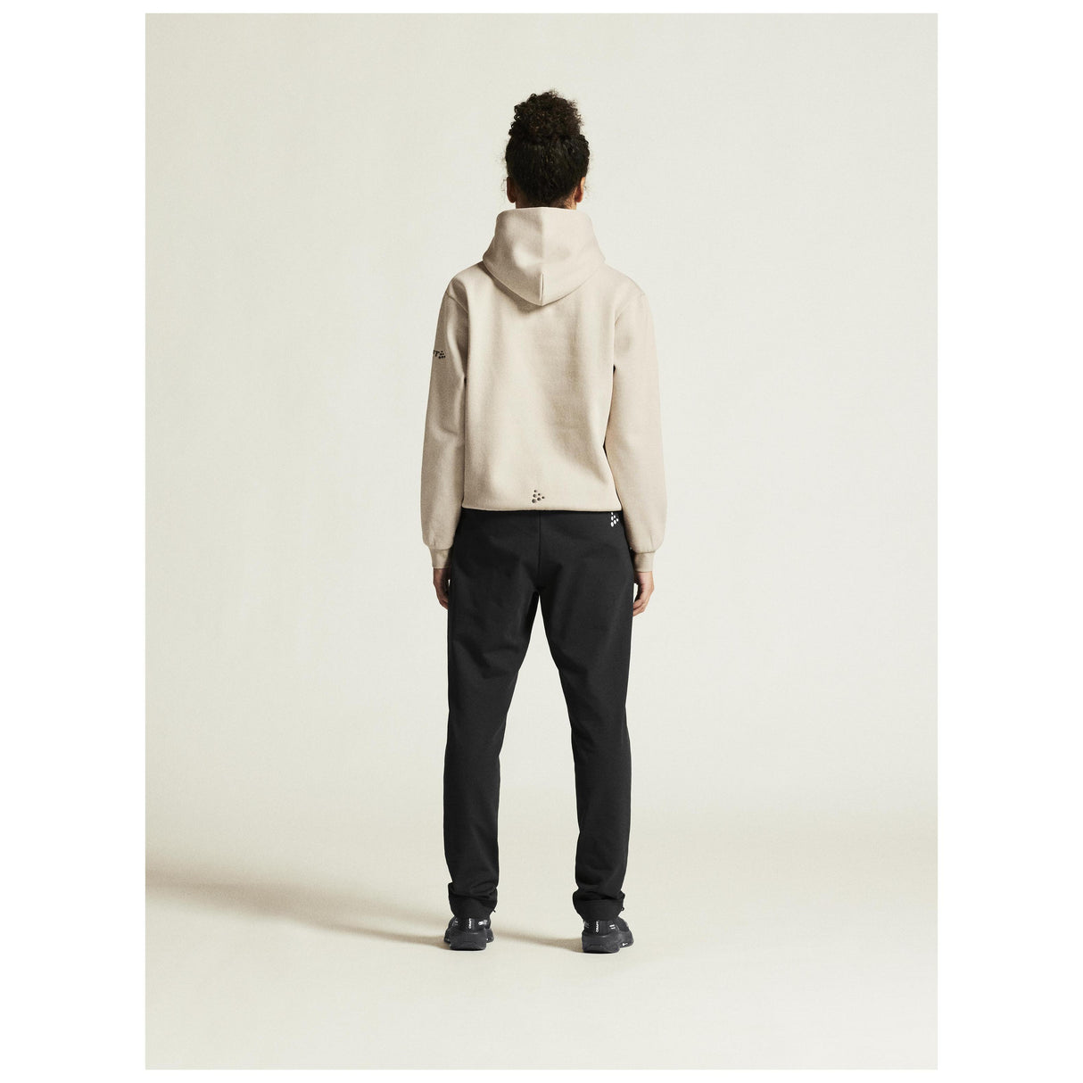 Community 2.0 Hoodie W - Beige - Closeup 3