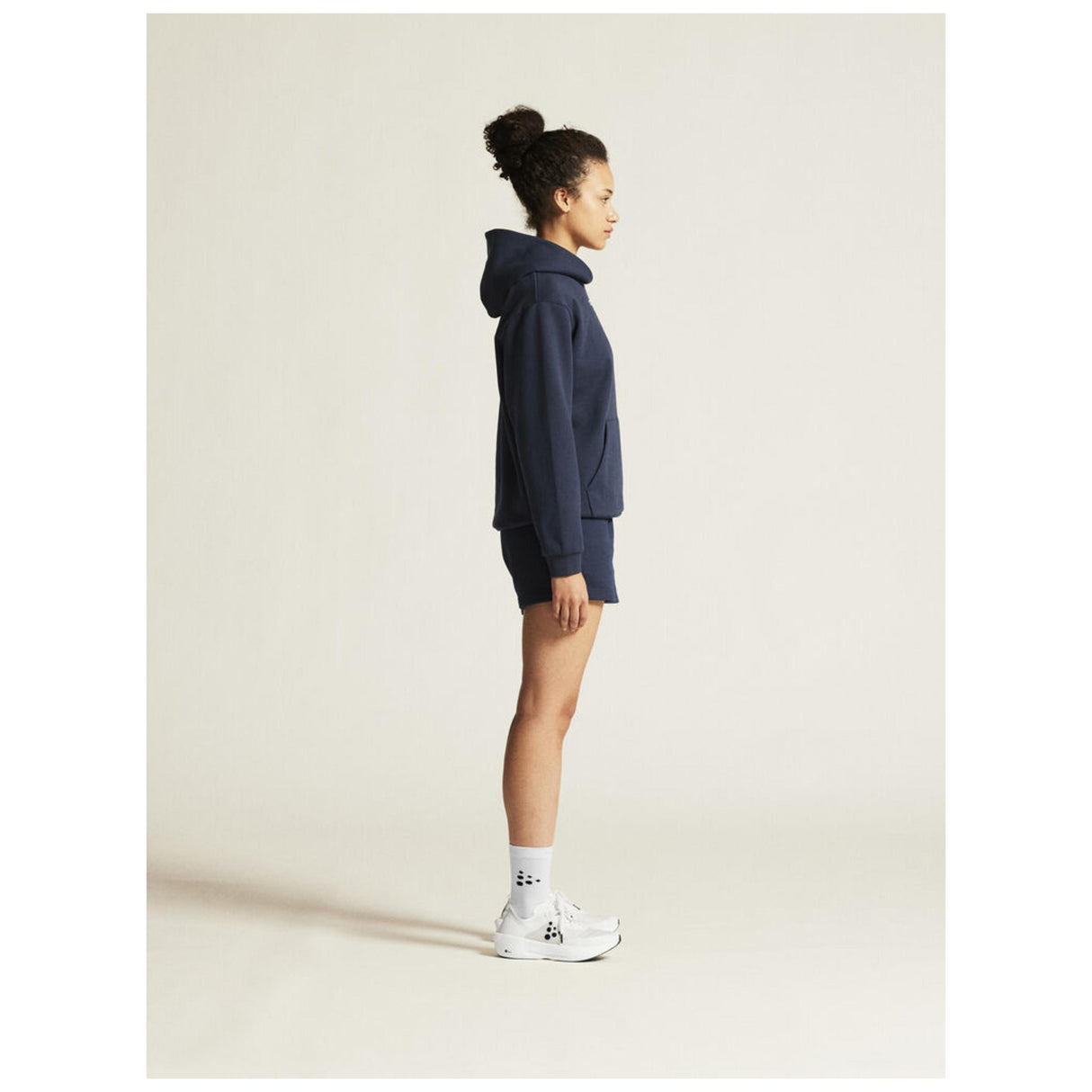 Community 2.0 Logo Hoodie W - Navy - Closeup 2