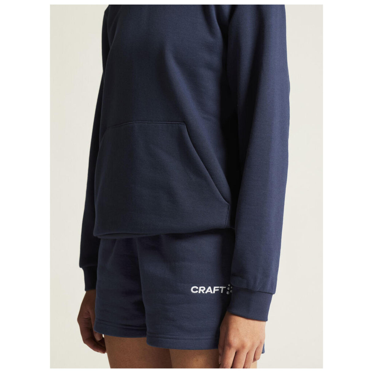 Community 2.0 Logo Hoodie W - Navy - Closeup 7