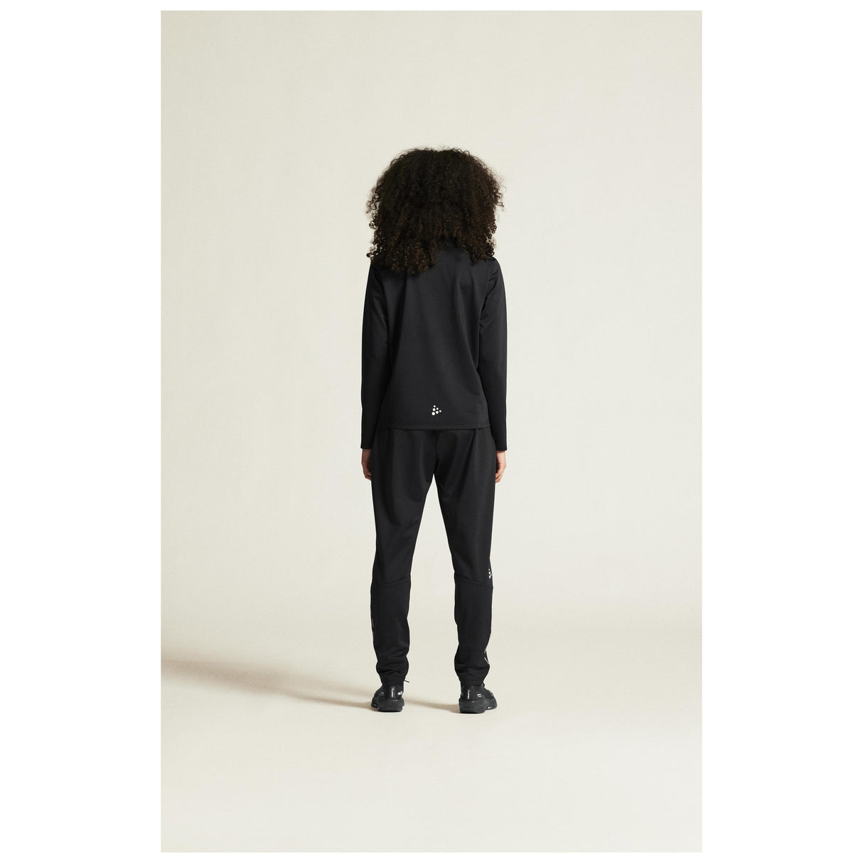 Squad Go Pant W - Black - Closeup 3