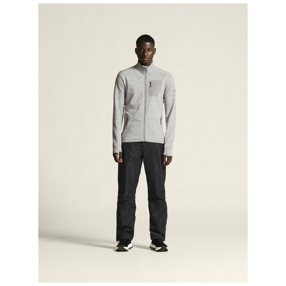 Adv Explore Shell Pants M - Black - Closeup 1