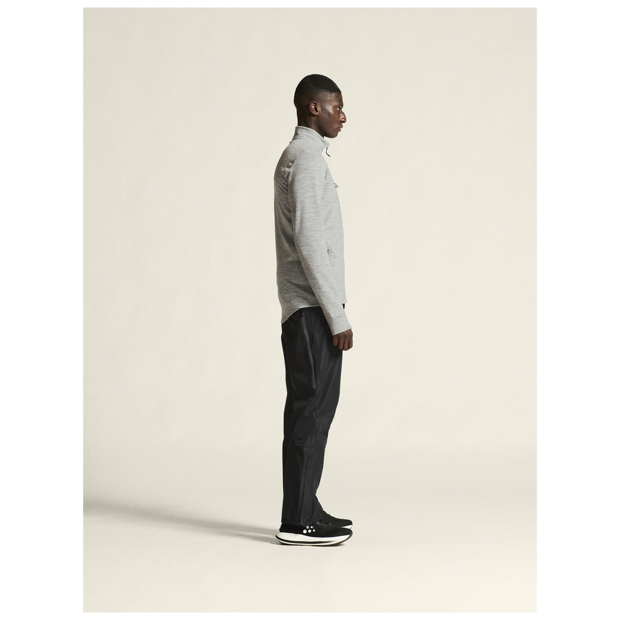 Adv Explore Shell Pants M - Black - Closeup 2