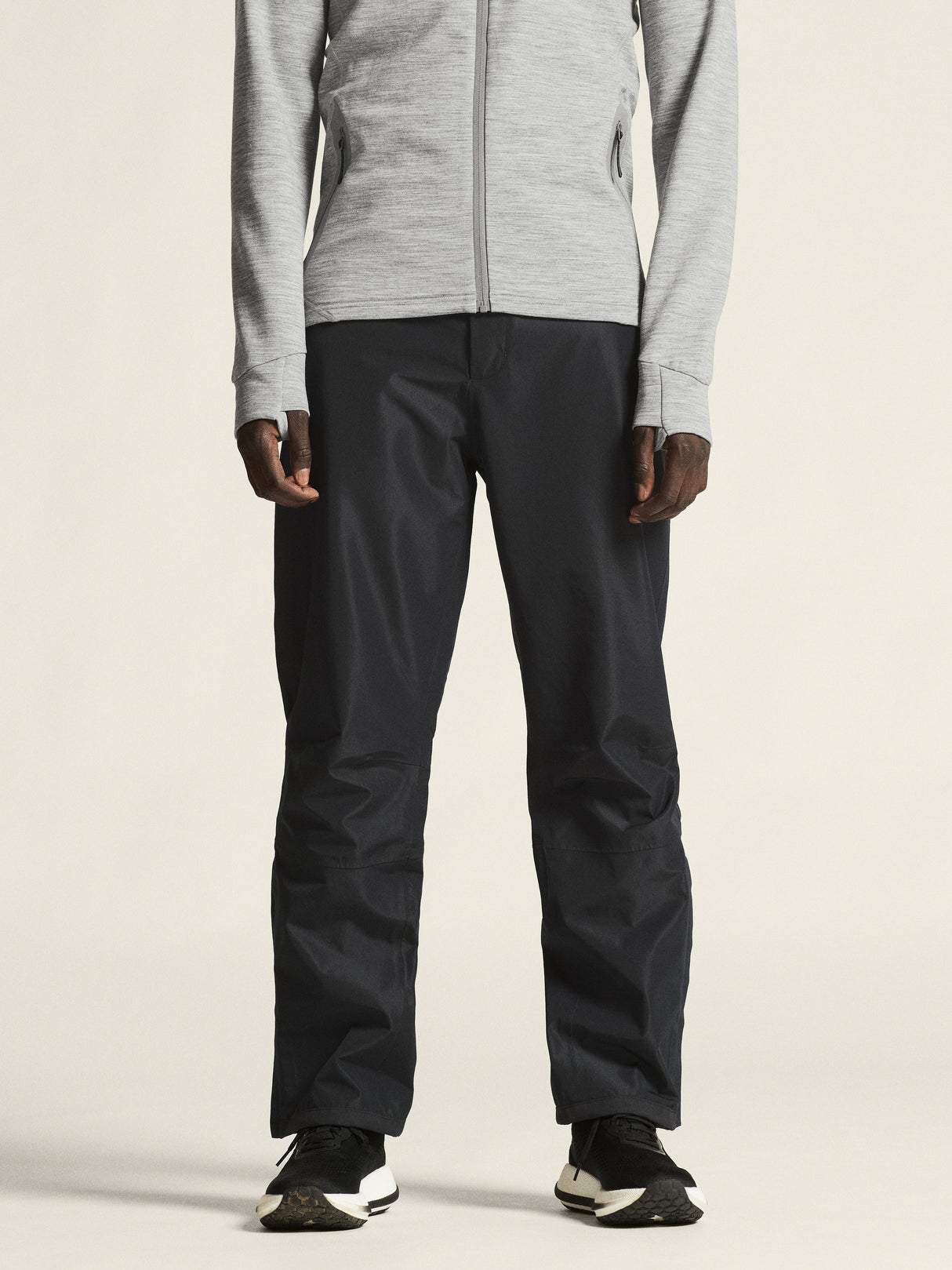 Adv Explore Shell Pants M - Black - Closeup 4