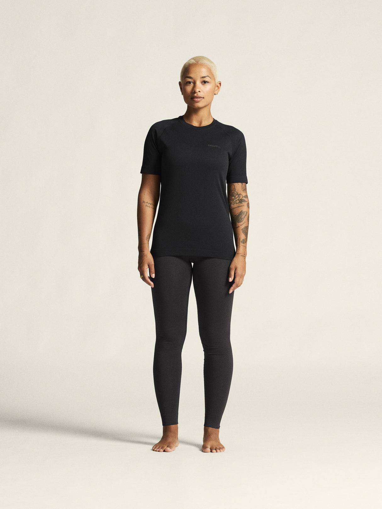 Active Comfort Ss 2 W - Black - Closeup 1