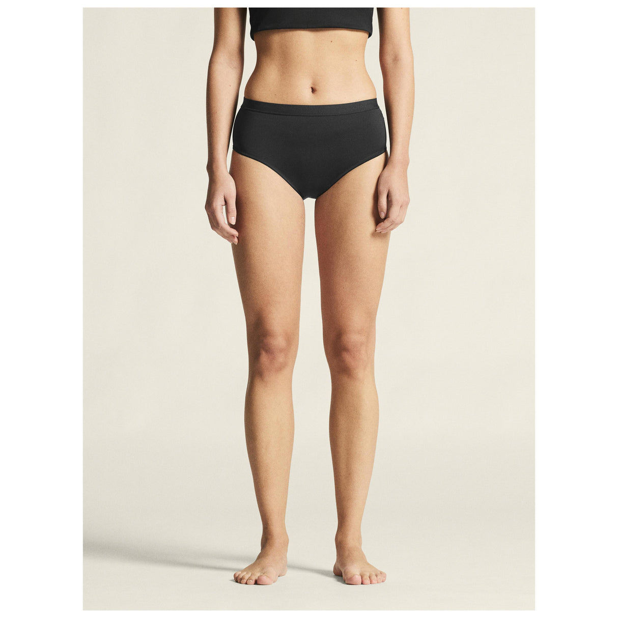 Active Hipster W - Black - Closeup 4