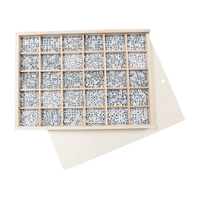 Letter beads in wooden box 1500/pc