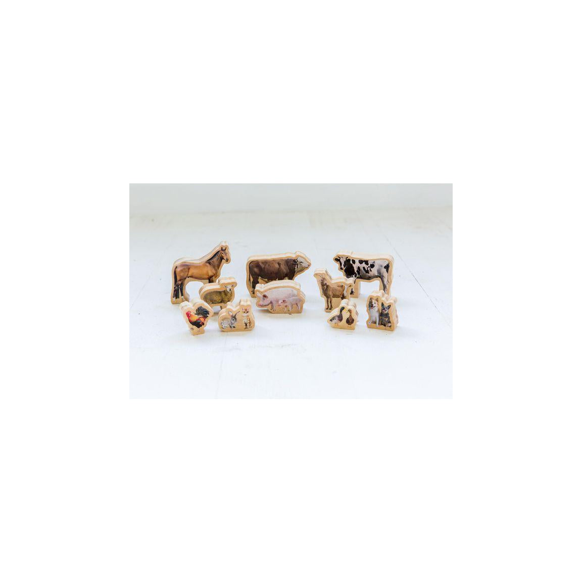 Wooden farm animals 10/pack