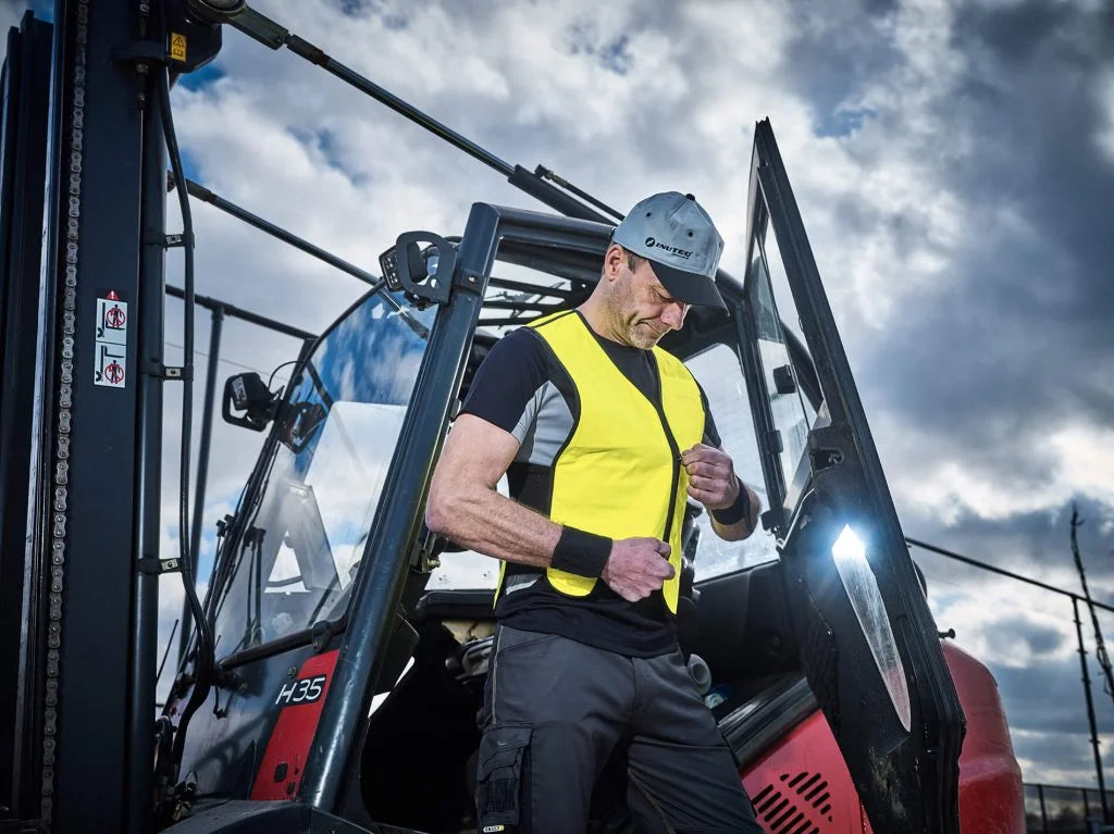 Cooling vest efficiency: optimal performance for Nordic working conditions