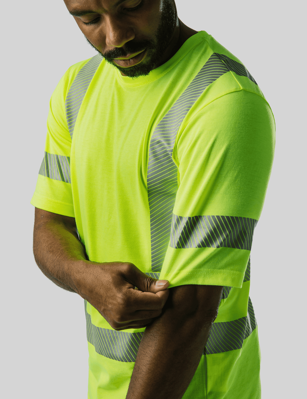 High-visibility vest vs. high-visibility jacket comparison: a professional guide to EN ISO 20471 certified protective clothing for construction and industry