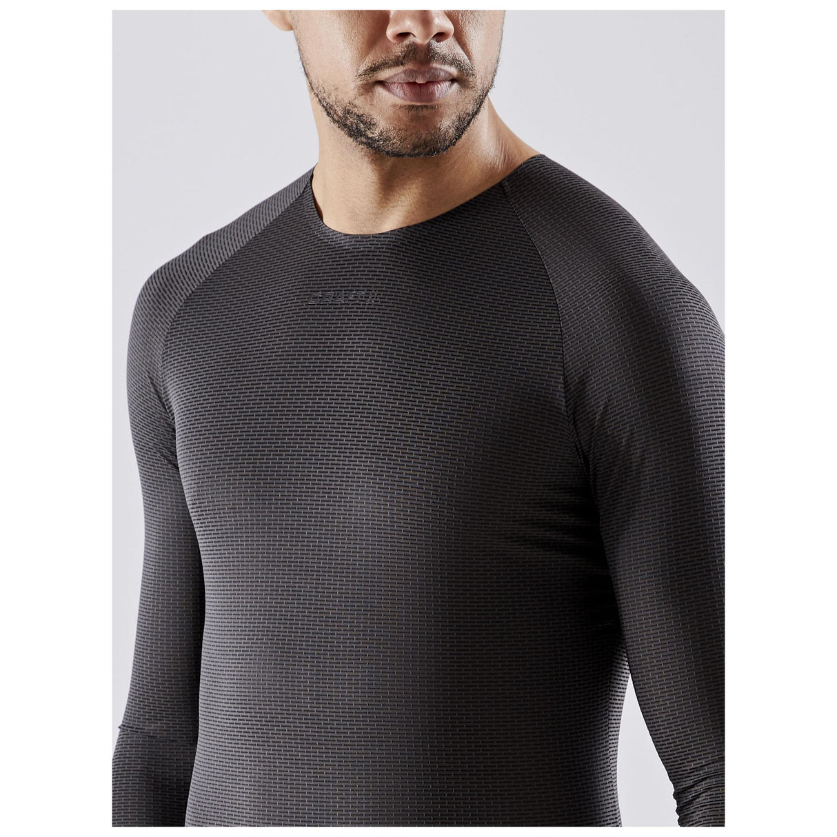 Pro Dry Nanoweight Ls M - Black - Closeup 4