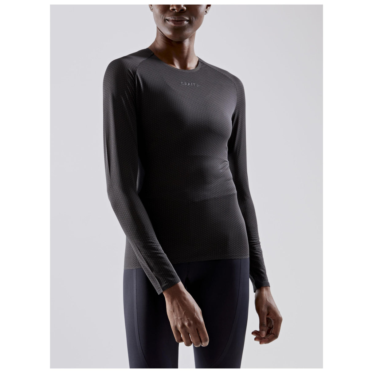Pro Dry Nanoweight Ls W - Black - Closeup 1