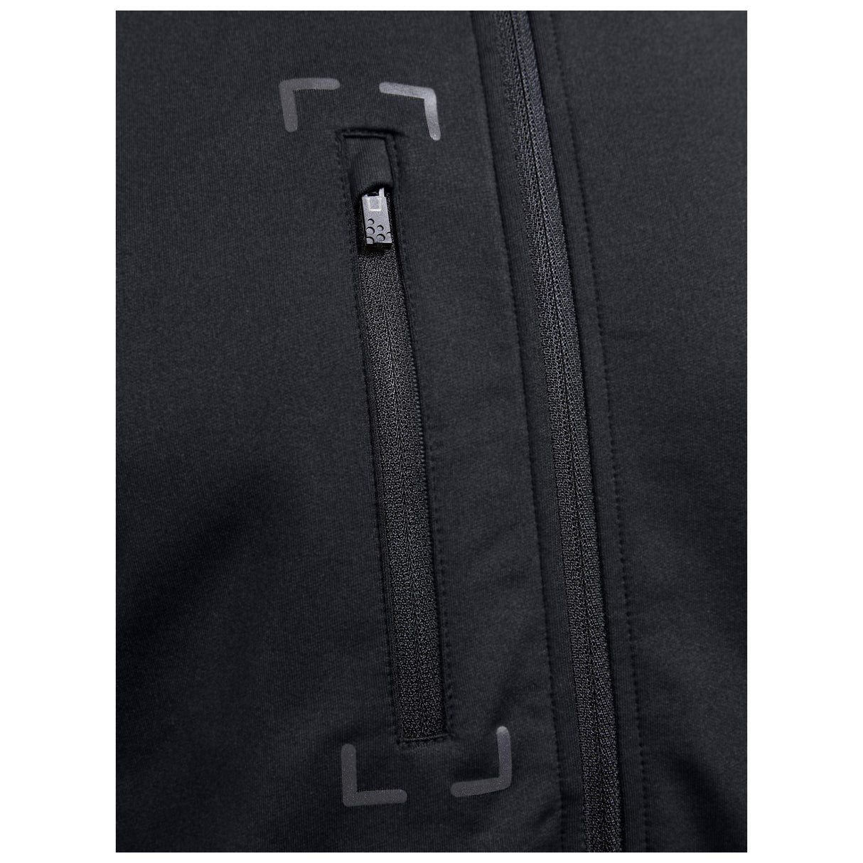 Adv Explore Light Midlayer M - Black - Closeup 4