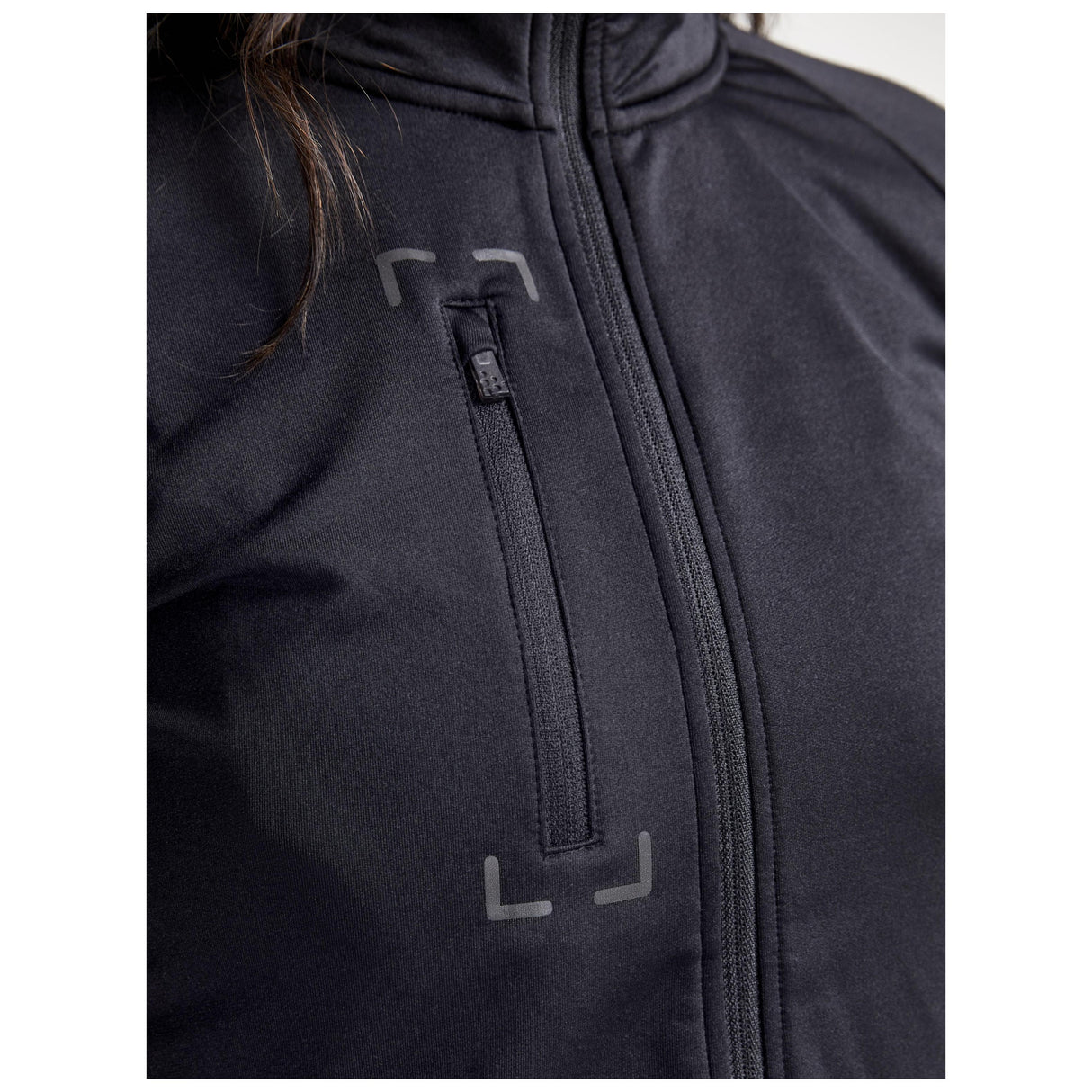 Adv Explore Light Midlayer W - Black - Closeup 4