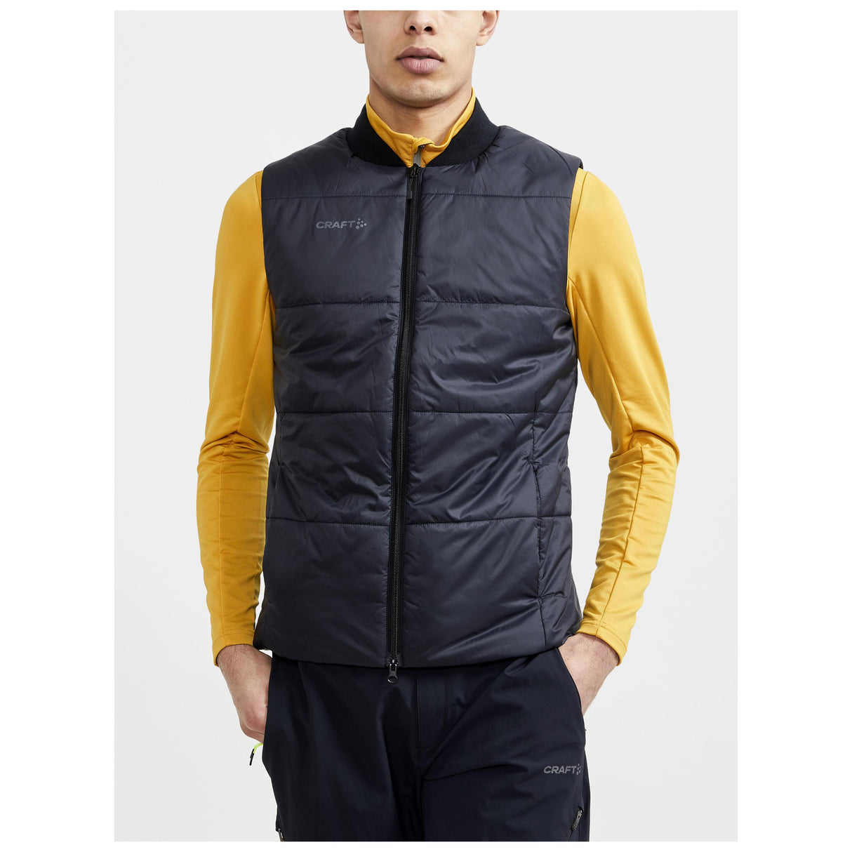 Core Light Padded Vest M - Black - Closeup 1