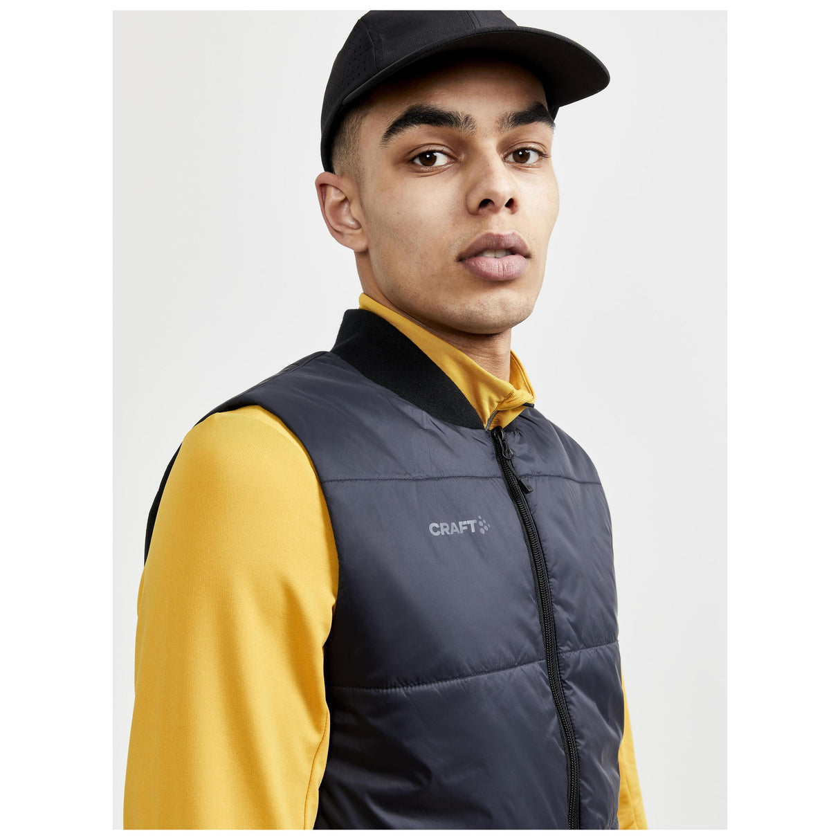 Core Light Padded Vest M - Black - Closeup 3