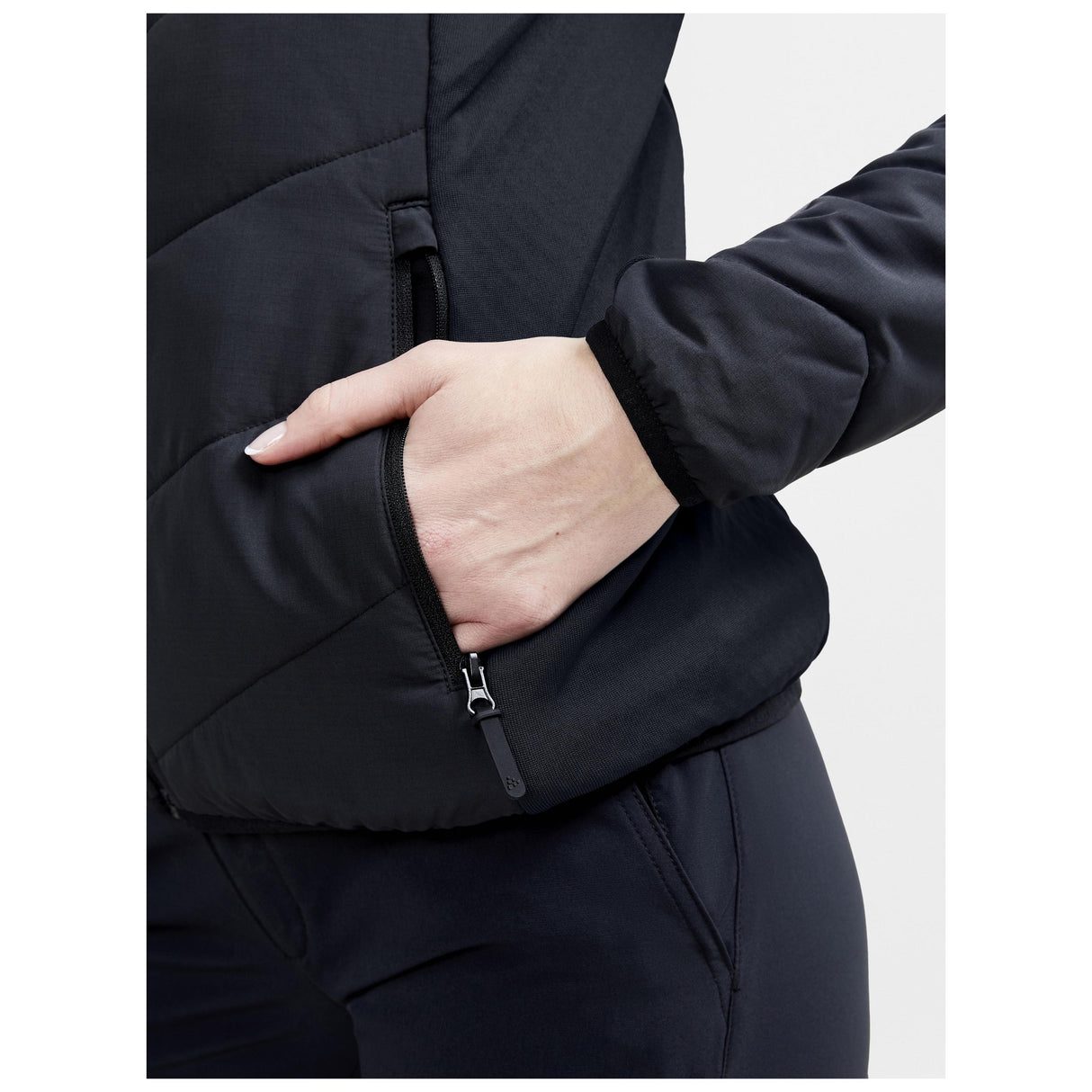 Adv  Explore Hybrid Jacket W - Black - Closeup 4