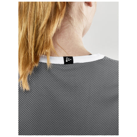 Progress Reversible Singlet W - Black/White - Closeup 7