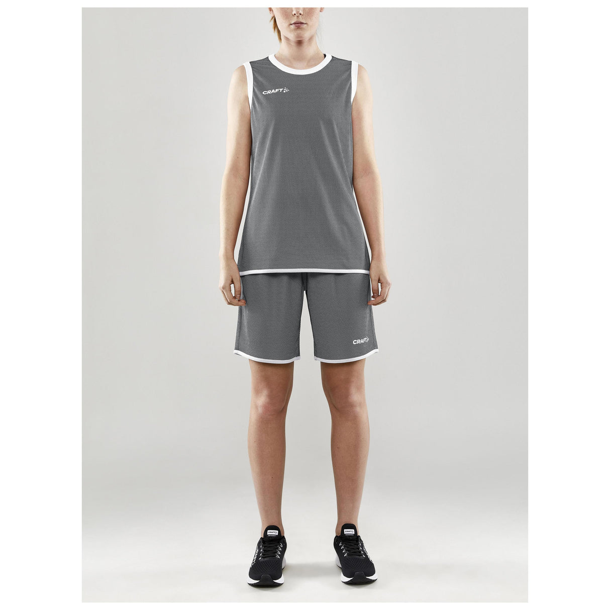 Progress Reversible Singlet W - Black/White - Closeup 8