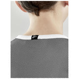 Progress Reversible Singlet Jr - Black/White - Closeup 4