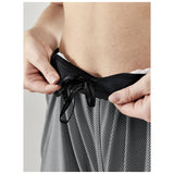 Progress Reversible Shorts W - Black/White - Closeup 6