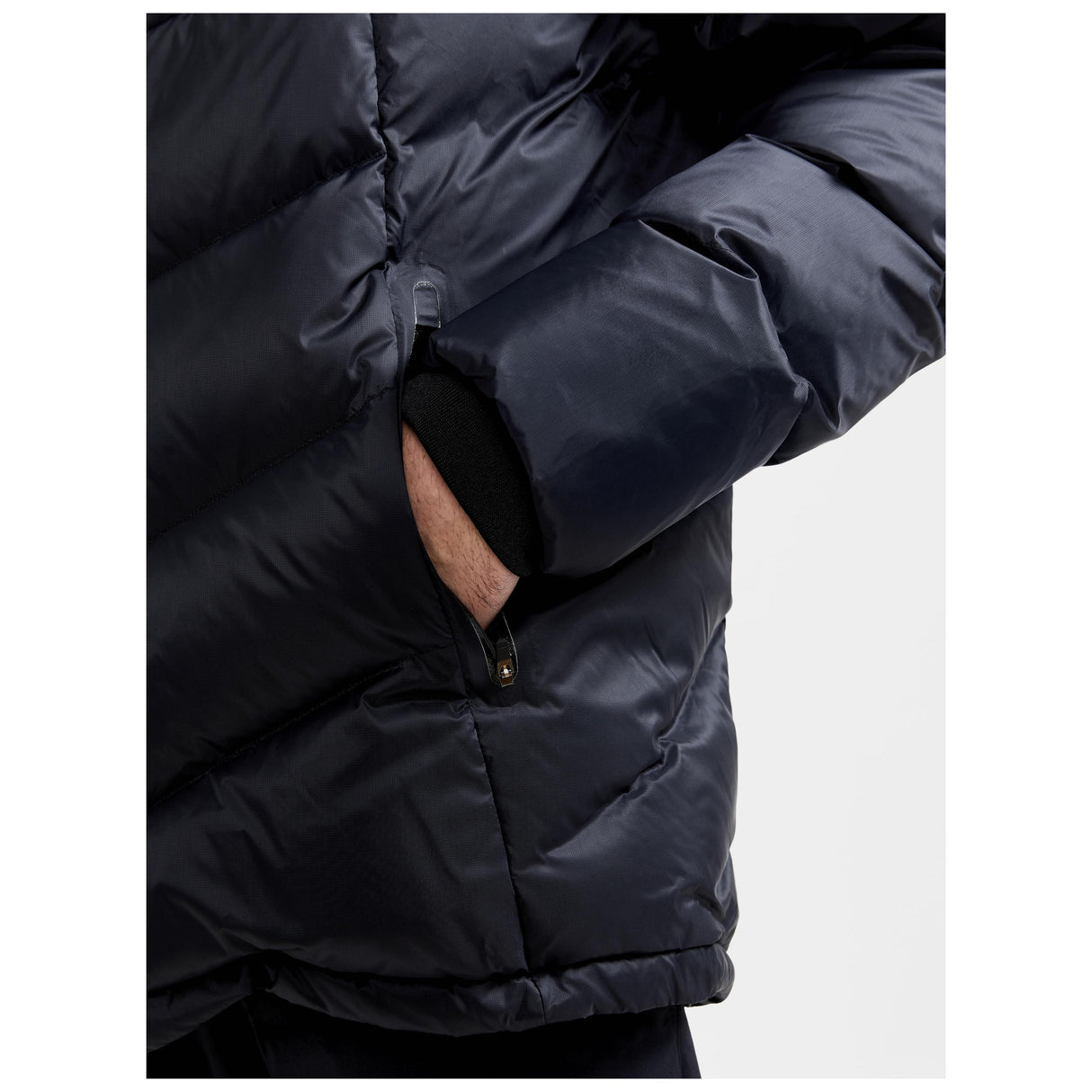 Adv Explore Down Jacket M - Black - Closeup 4