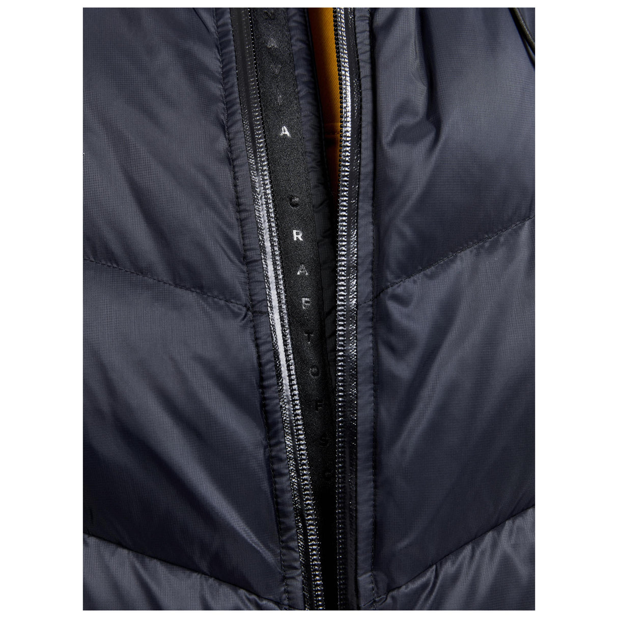 Adv Explore Down Jacket M - Black - Closeup 5