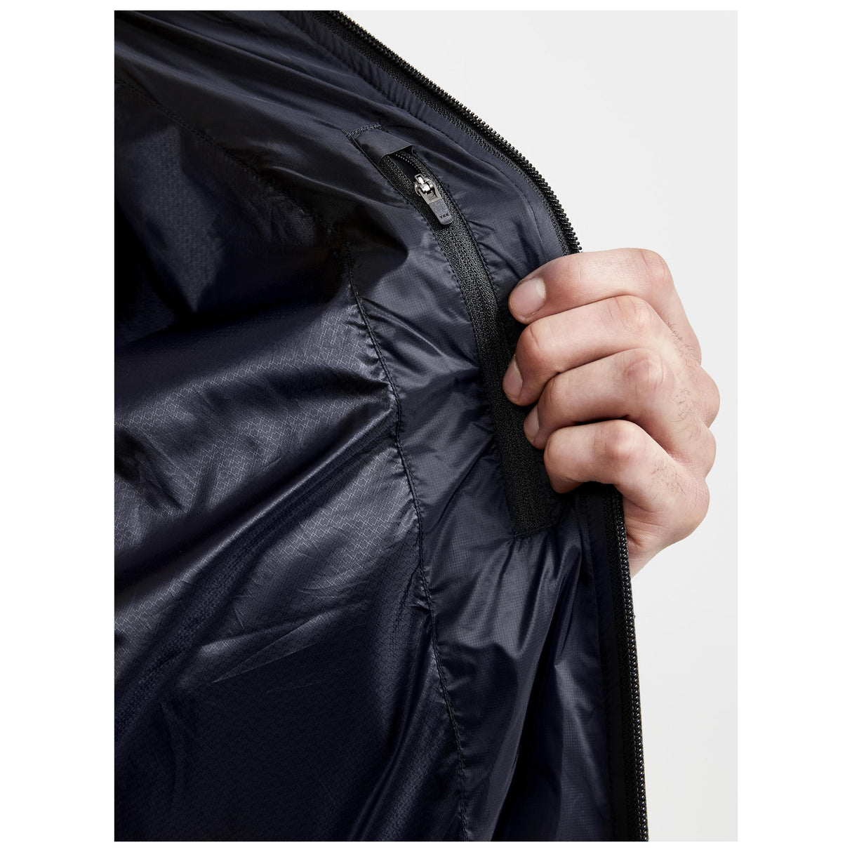 Adv Explore Down Jacket M - Black - Closeup 6