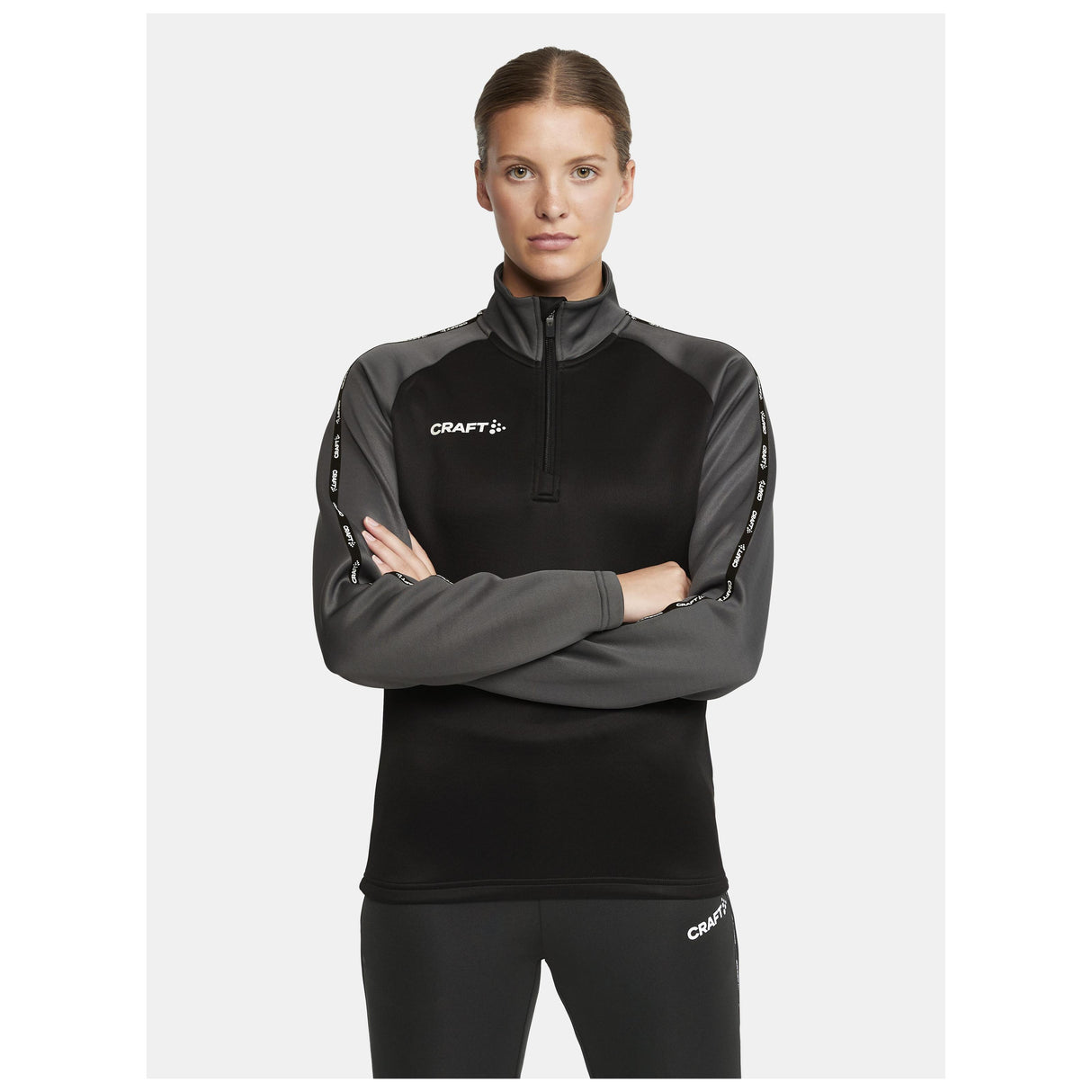 Squad 2.0 Half Zip W - Black - Closeup 1