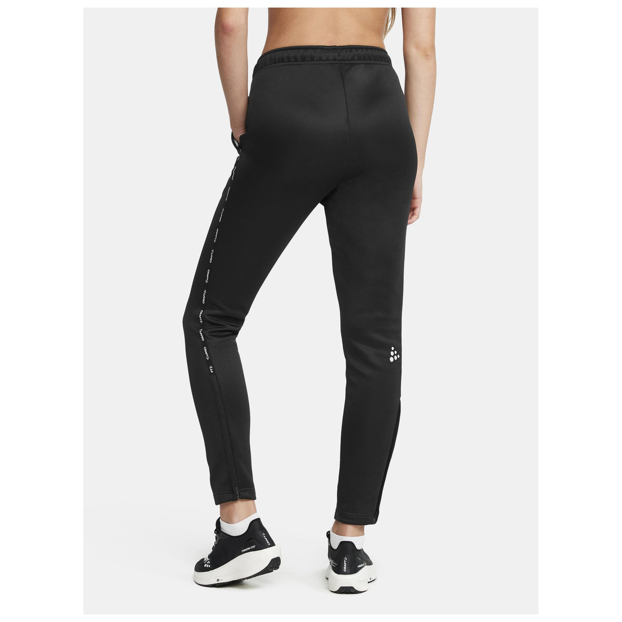 Squad 2.0 Pant W - Black - Closeup 3