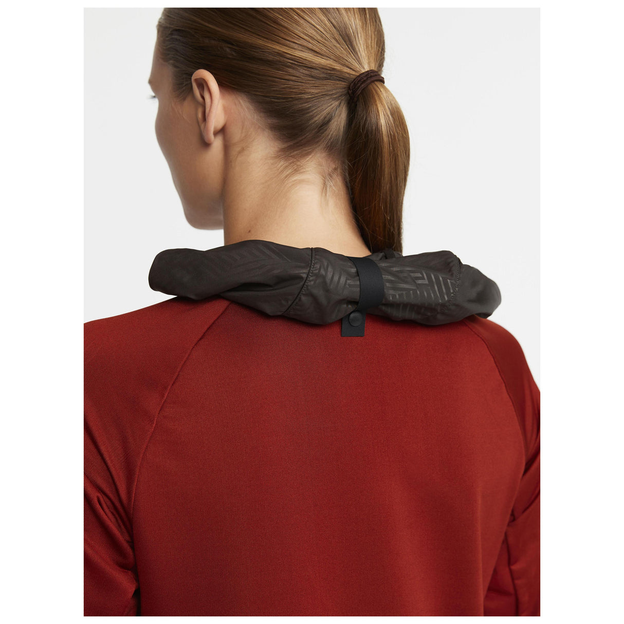 Extend Full Zip W - Dark Red - Closeup 3