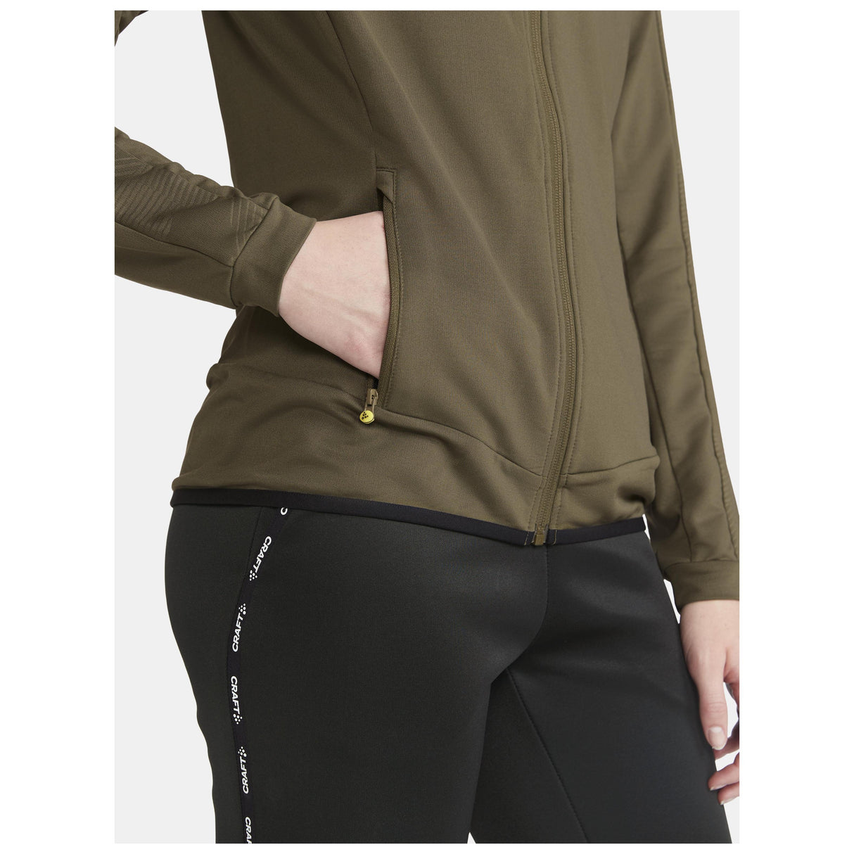 Extend Full Zip W - Dark Green - Closeup 4