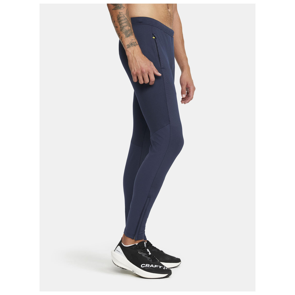 Extend Pant M - Navy - Closeup 2