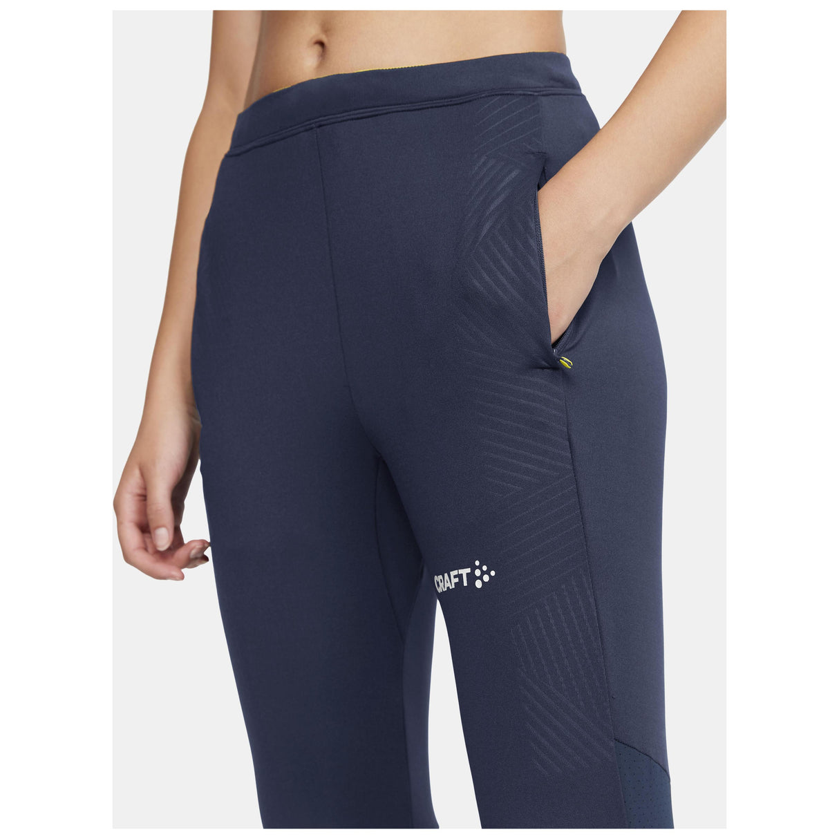 Extend Pant W - Navy - Closeup 4