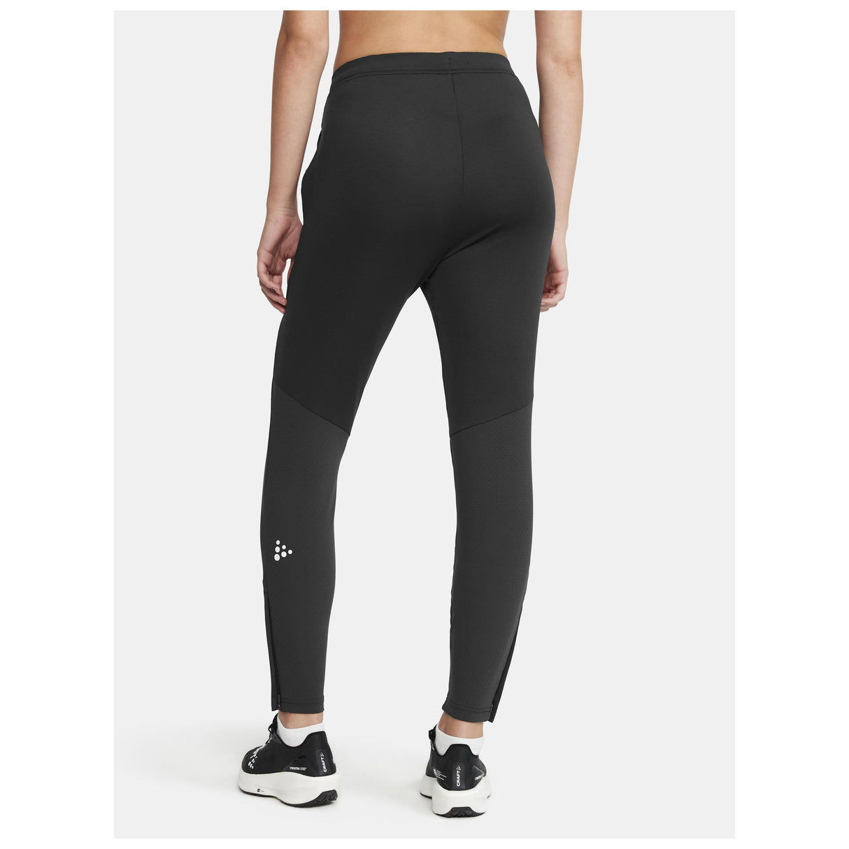 Extend Pant W - Black - Closeup 3